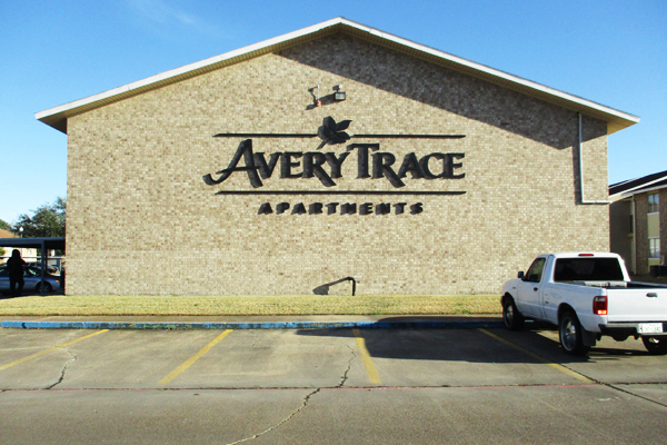 2018.06.30 - Avery Trace Apartments Wall Sign